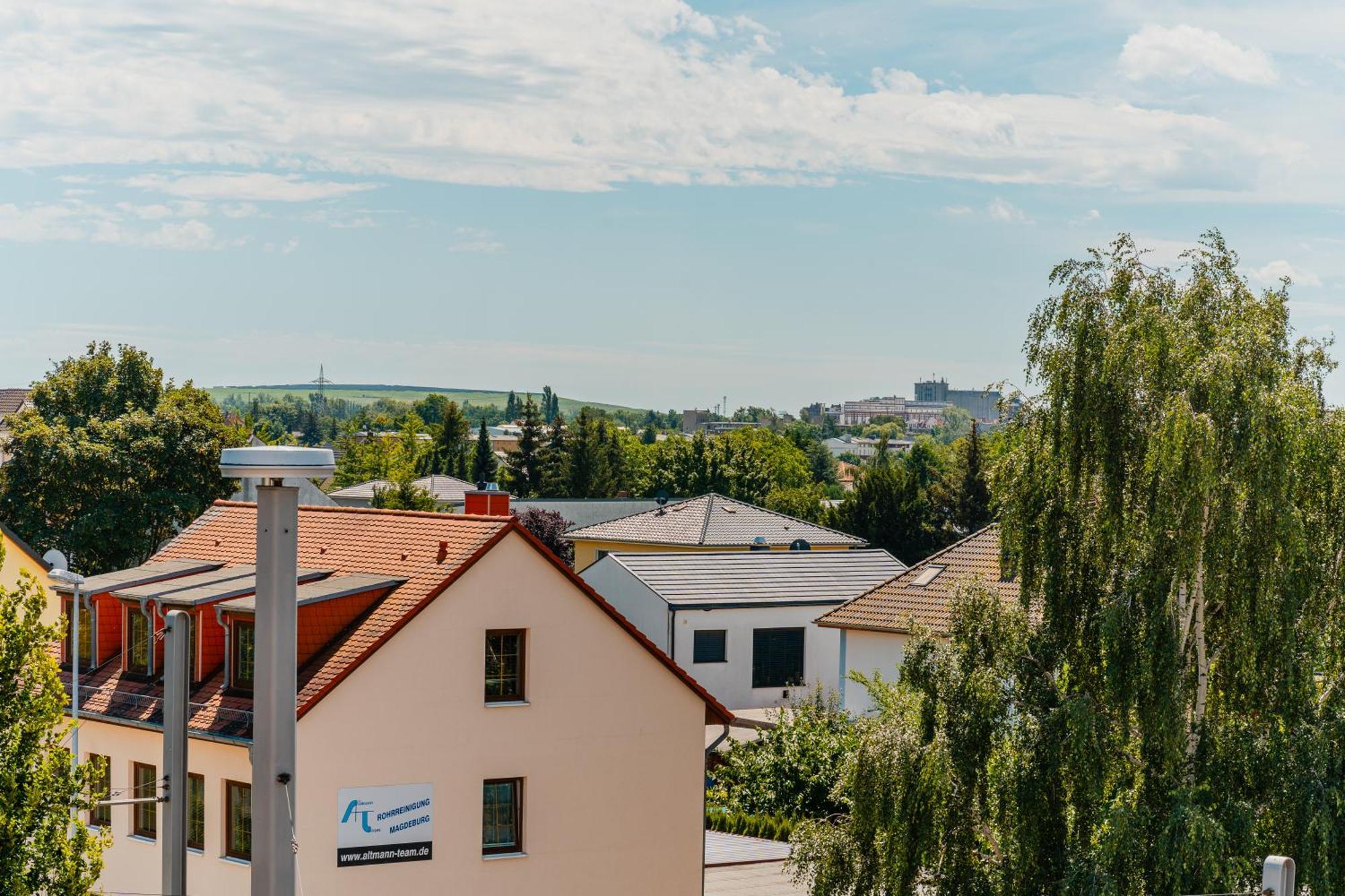 Zentrale Wohlfuehlwohnung - Ideal Fuer Ihren Urlaub Oder Die Geschaeftsreise Magdeburgo Esterno foto